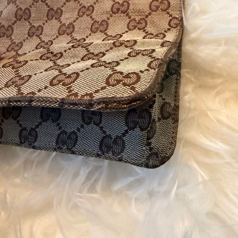 Gucci Beige Brown Monogram Crossbody Bag with Gold Hardware - Picture 5 of 13